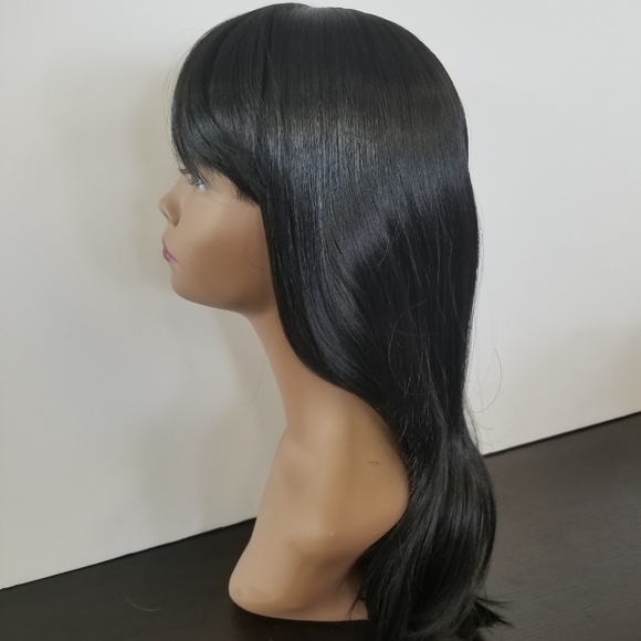 Black sleek synthetic wig with bangs - Picture 5 of 6